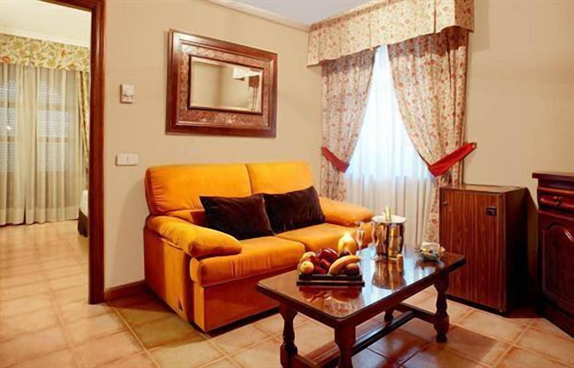 ปรินเซซา กาเลียนา Hotel โตเลโด ภายนอก รูปภาพ