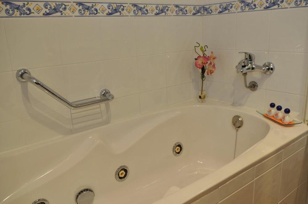 ปรินเซซา กาเลียนา Hotel โตเลโด ภายนอก รูปภาพ