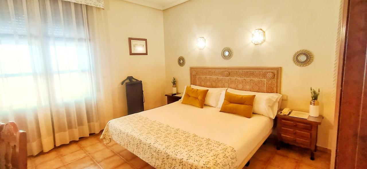 ปรินเซซา กาเลียนา Hotel โตเลโด ภายนอก รูปภาพ